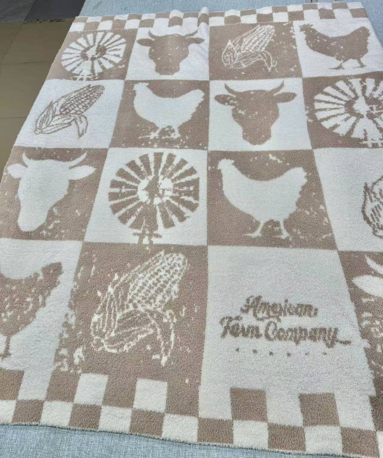 AFC Cream/White Farm Checkers Stretchy Throw Luxe Blanket